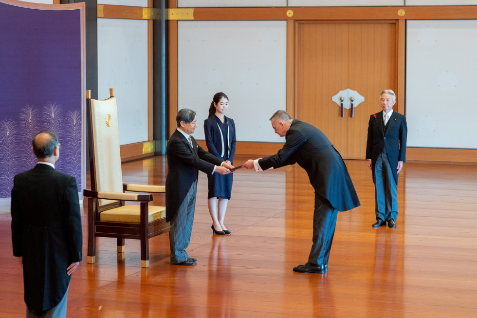 Presentation of credentials to His Majesty the Emperor Naruhito