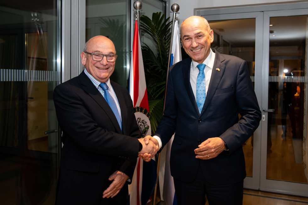 PM Janša and British Prime Minister’s Special Envoy for the Western Balkans, Sir Stuart Peach.