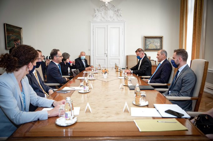 Predsednik vlade Janez Janša se je srečal z nemškim zunanjim ministrom Heikom Maasom.
