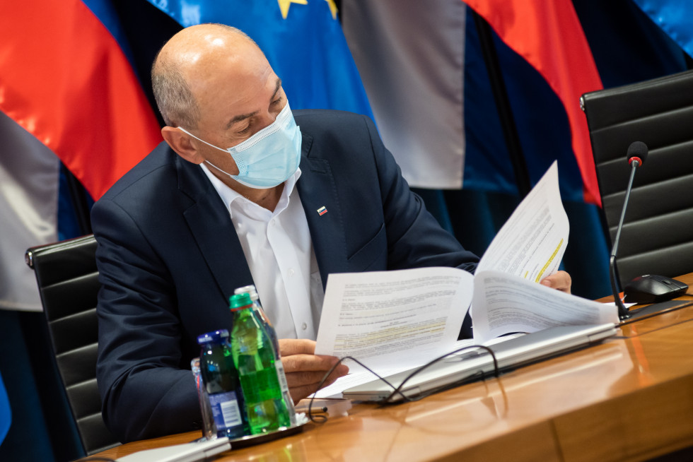 Prime Minister Janez Janša meets with the petitioners for the review of the constitutionality of the Organisation and Financing of Education Act