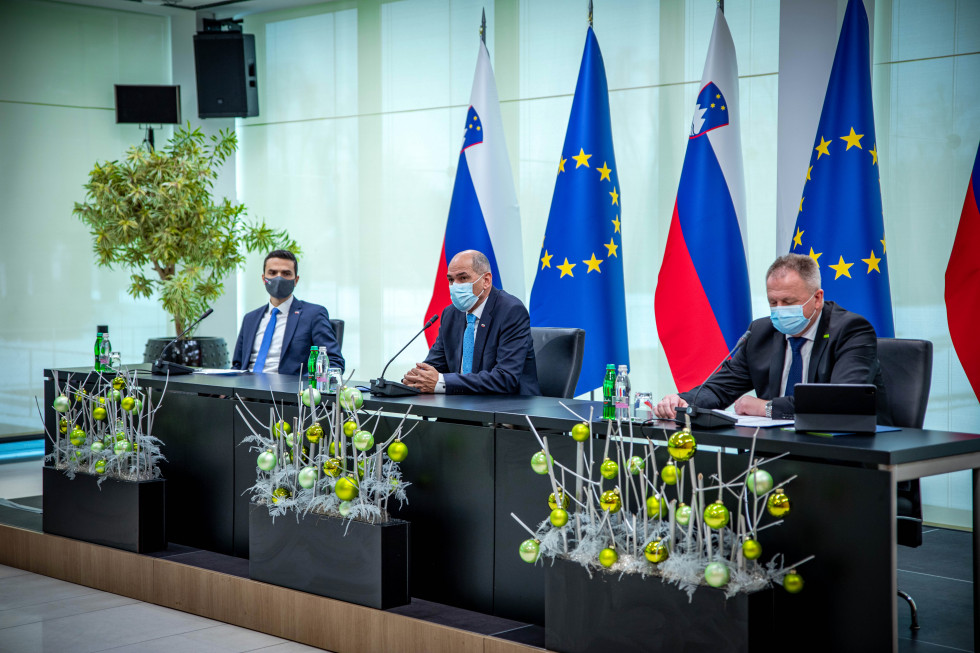 PM Janez Janša and Deputy Prime Ministers Zdravko Počivalšek and Matej Tonin discuss the Government’s plans and measures to contain the Coronavirus epidemic in the coming weeks and months.