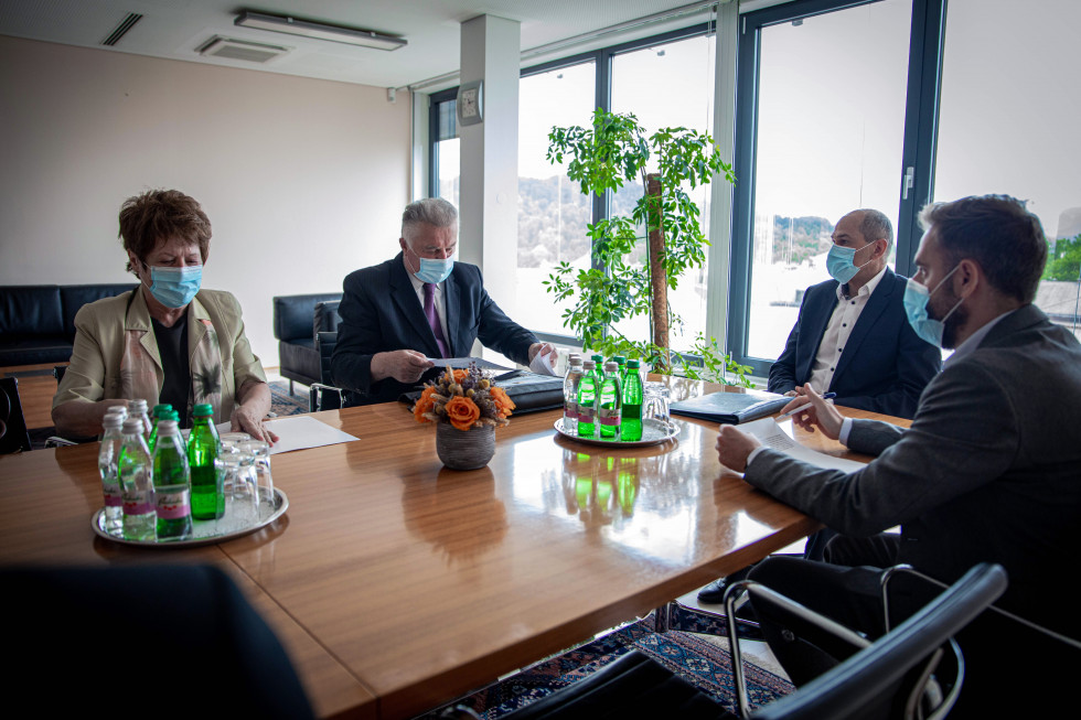Predsednik vlade Janez Janša je danes sprejel vodstvo Zveze društev upokojencev Slovenije.