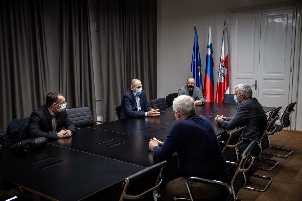 PM Janez Janša visited University Medical Centre Maribor and the City Municipality of Maribor.