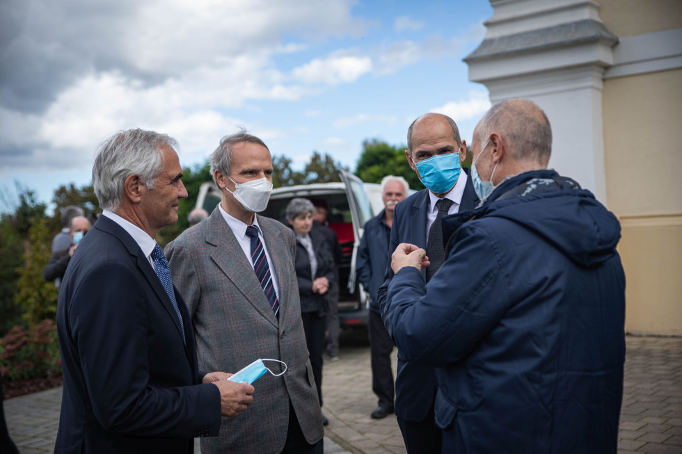 Predsednik vlade se je udeležil maše na Teharjah
