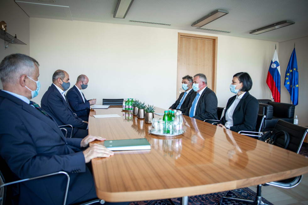 Predsednik vlade Janez Janša se je srečal s predstavniki Gorske reševalne zveze Slovenije