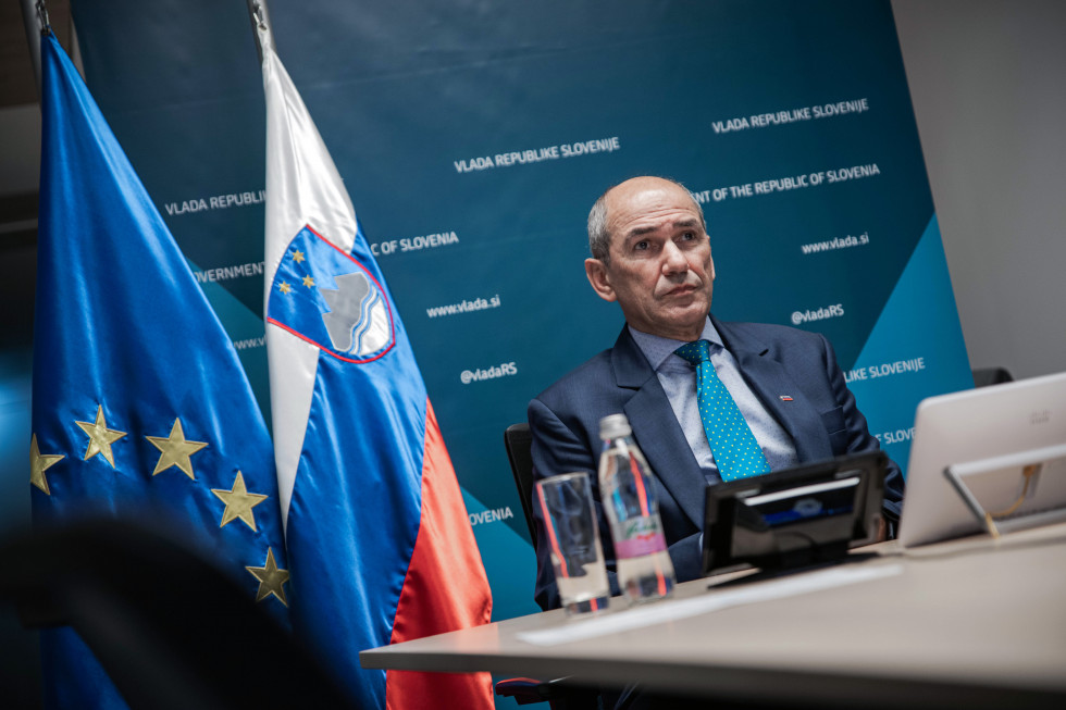 Predsednik vlade Janez Janša v videokonferenci z evropskimi voditelji