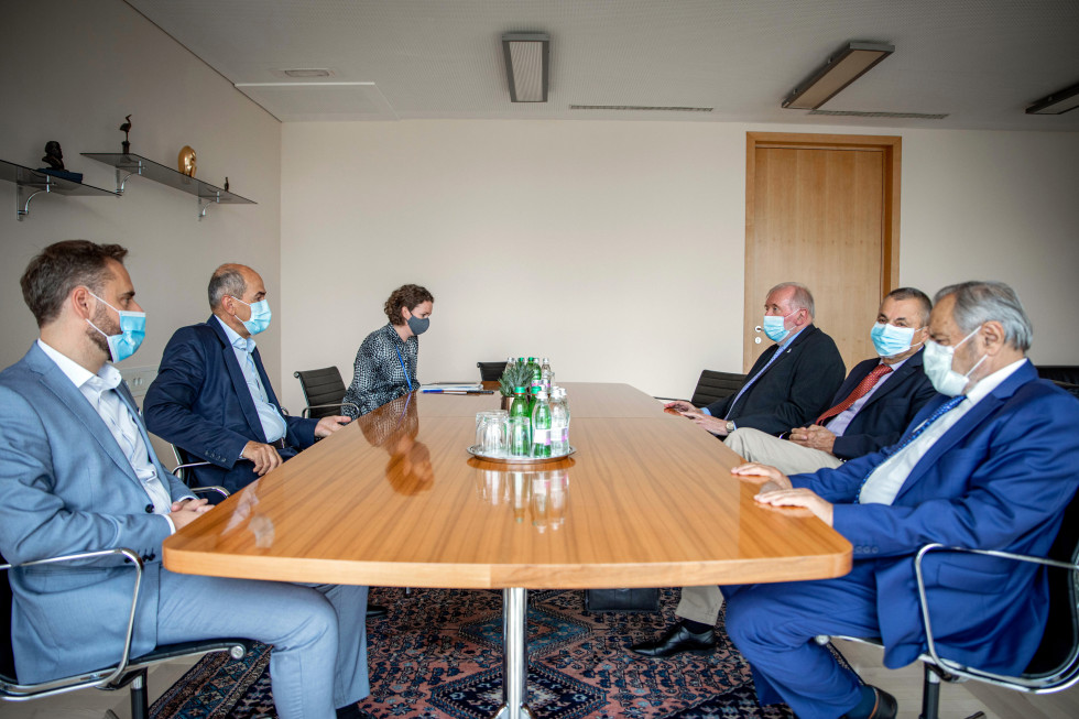 Predsednik vlade Janez Janša se je srečal s predstavniki Nove univerze 