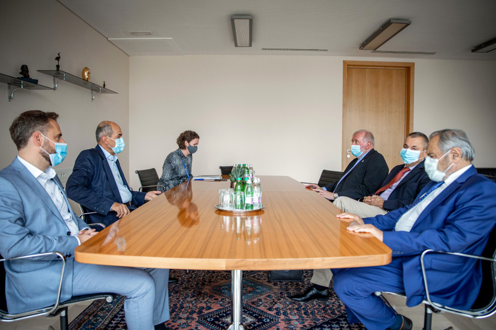 Predsednik vlade Janez Janša se je srečal s predstavniki Nove univerze
