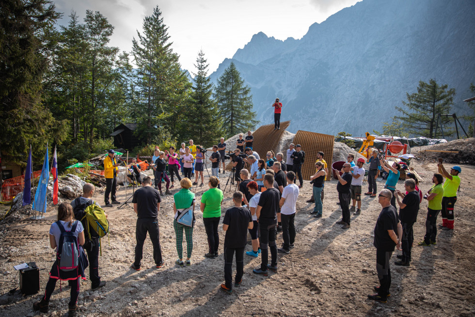 Predsednik vlade Janez Janša ob polaganju temeljnega kamna za nov planinski dom na Okrešlju.