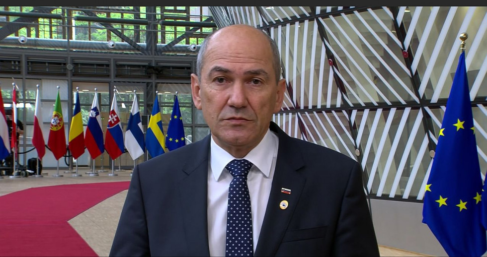 Predsednik vlade Janez Janša ob prihodu na nadaljevanje vrha EU.