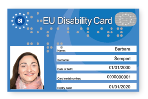 vzorec evropske kartice ugodnosti za invalide s sliko in osebnimi podatki imetnika kartice