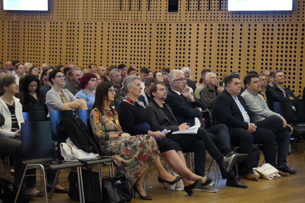 Konferenca Zagotavljanje varnosti in zdravja pri ročnem premeščanju bremen