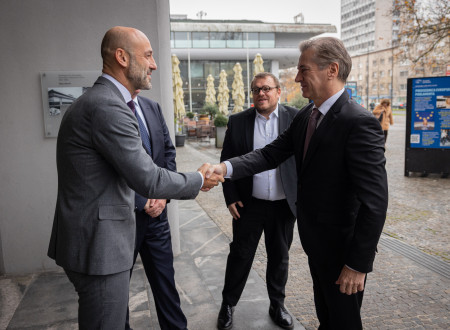 Viceguverner in premier se rokujeta