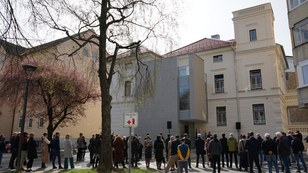 Na fotografiji prenovljena Vila Vodnikova, kjer so urejena nova oskrbovana stanovanja z neprofitno najemnino