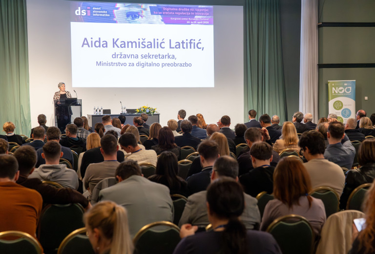 Dnevi slovenske informatike 2026 uspešno zaključeni: od idej k rezultatom digitalne preobrazbe 