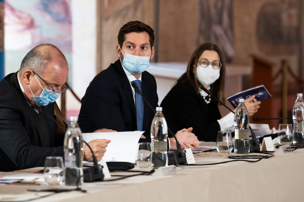 Mark Boris Andrijanič ob obisku posavske regije v gradu Brežice na vladnem posvetu