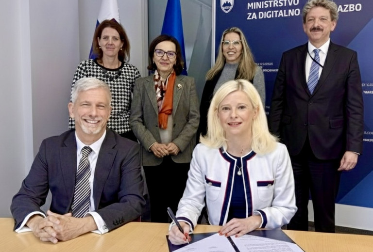 Ministrica mag. Klampfer podpisala memorandum z Brazilijo na področju razvoja umetne inteligence