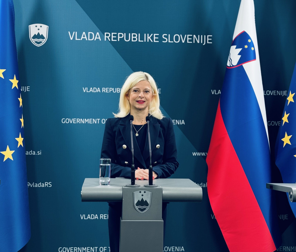 Ministrica Ksenija Klampfer
