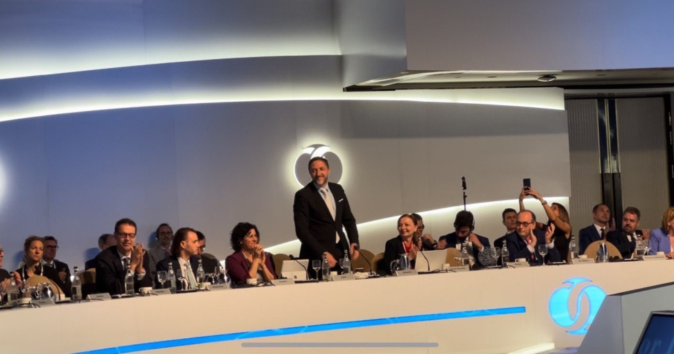 Minister Klemen Boštjančič med ostalimi guvernerji Evropske banke za obnovo in razvoj ob izvolitvi za novega predsednika Sveta guvernerjev članic EBRD.