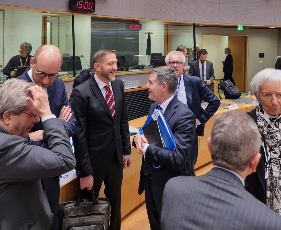 Predsednik Evroskupine Paschal Donohoe v pogovoru z ministrom za finance Klemnom Boštjančičem