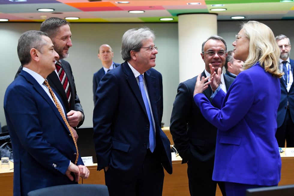 V pogovoru član izvršilnega odbora ECB Fabio Panetta, minister za finance Slovenije Klemen Boštjančič, komisar Paolo Gentiloni, minister za finance Grčije Christos Staikouras ter podpredsednica vlade in ministrica za finance Nizozemske Sigrid Kaag