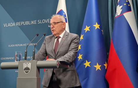 Minister Šircelj na novinarski konferenci (Minister at the press conference)