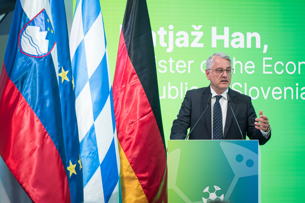 Minister Matjaž Han addressing the participants