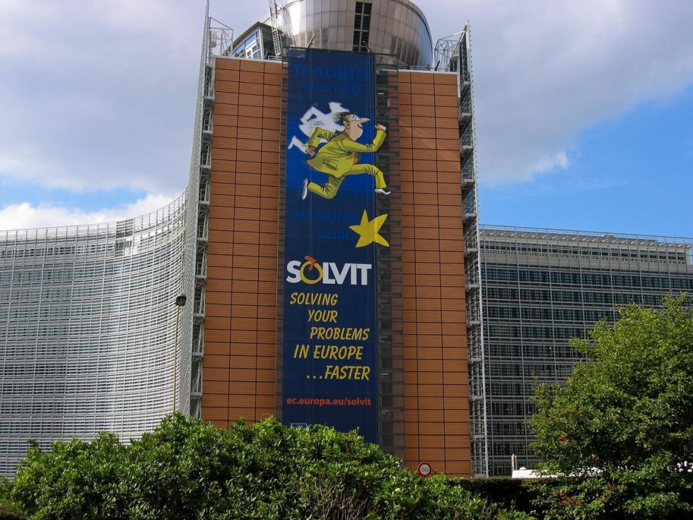 Zgradba s panojem SOLVIT.