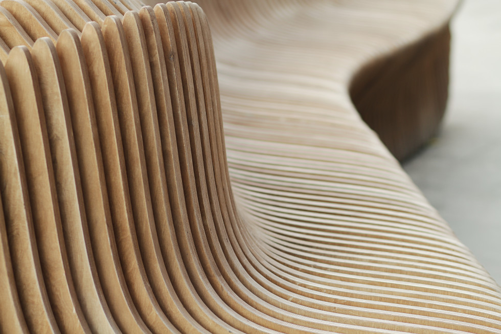 Lesena klop zaobljenih oblik