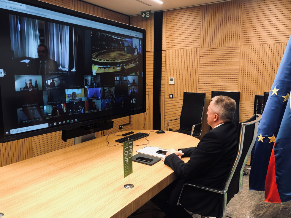 Minister Zdravko Počivalšek during virtual meeting