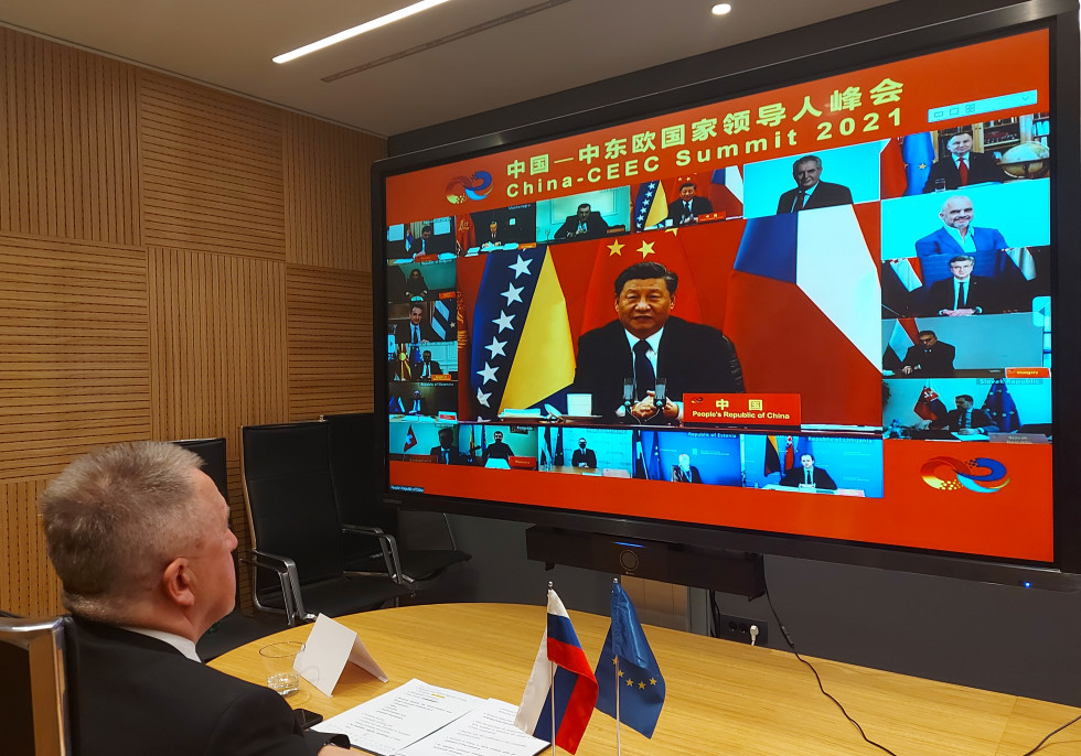 Minister Počivalšek na virtualnem zasedanju 9. vrha voditeljev držav Srednje in Vzhodne Evrope in Kitajske 