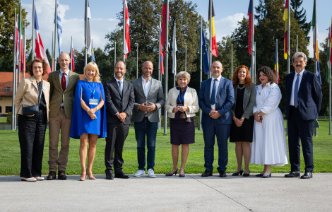 20250909 01468181 (skupinska fotografija vseh sodelujočih)