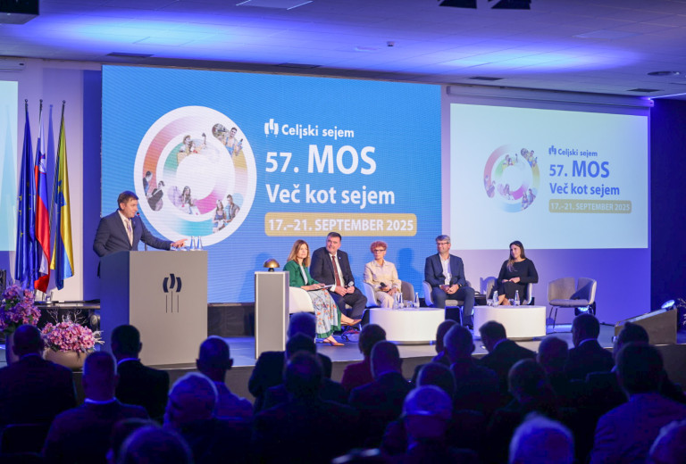 Minister Han preselil ministrstvo na mednarodni obrtni sejem v Celje