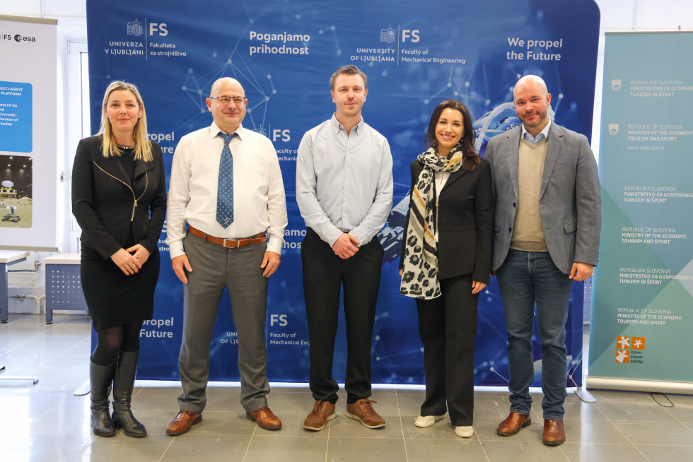 Skupinska fotografija sodelujočih na dogodku