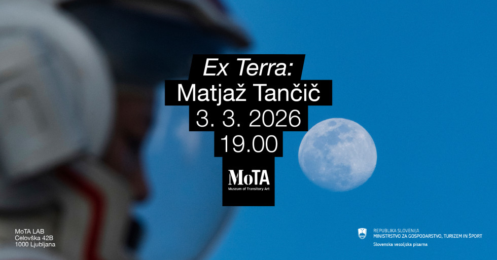 Človek v astronavtski opremi in v ozadju planet