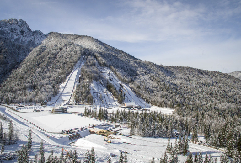 ''Deset let ponosa. Za ponos prihodnosti.''