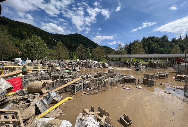 Ministrstvo za gospodarstvo nadaljuje z izplačevanjem pomoči za škodo v poplavah