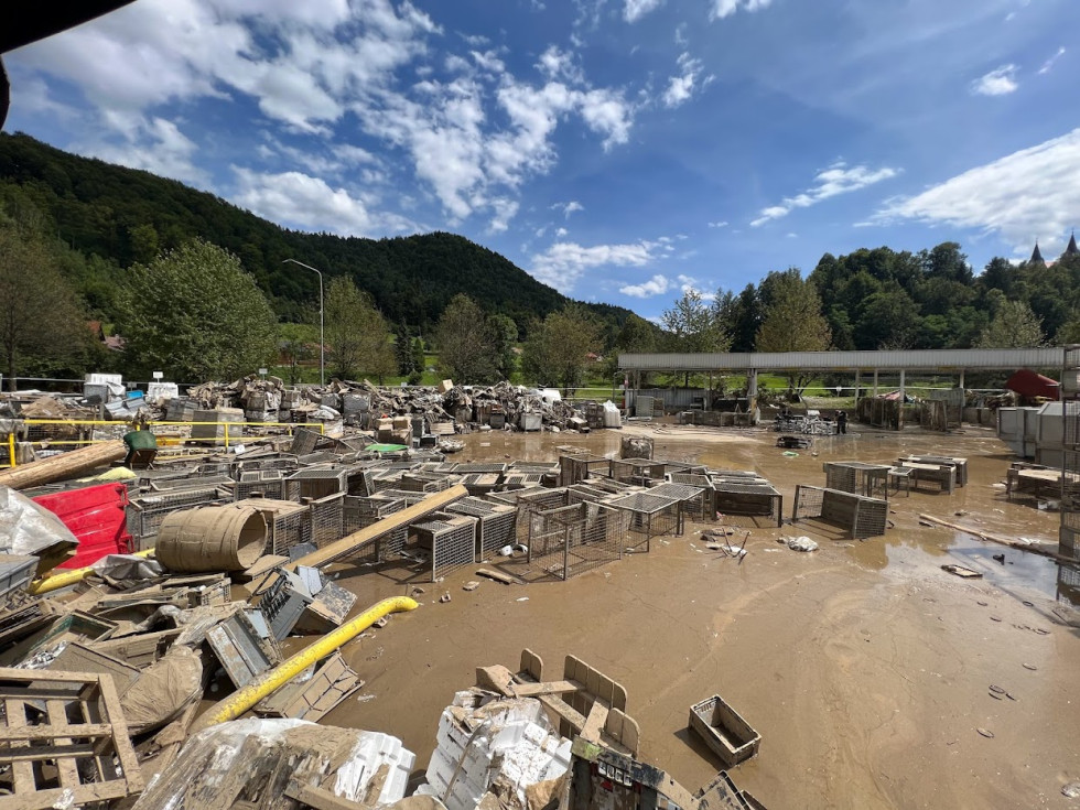 Poplave v avgustu 2023 na dvorišču enega izmed podjetij