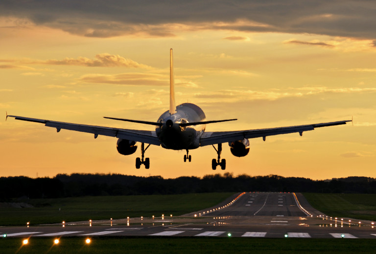 Sprejet Zakon o pomoči za zagotovitev večje letalske povezljivosti