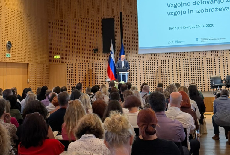 Minister dr. Borut Rončević: Več časa za učence, manj časa za obrazce