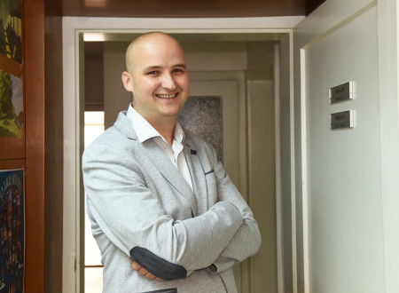 Portret raziskovalca dr. Tomaža Ivešića.