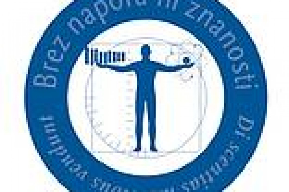 Logotip "Brez napora ni znanosti" v slovenščini in latinščini