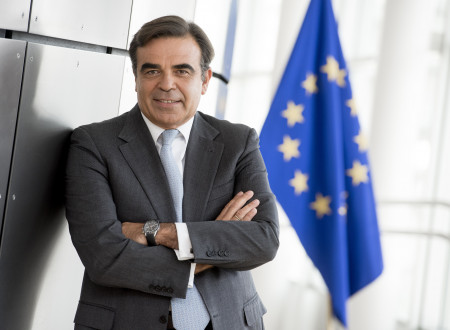 Fotografija komisarja Margaritisa Schinasa, podpredsednik Evropske komisije, pristojen za spodbujanje evropskega načina življenja.