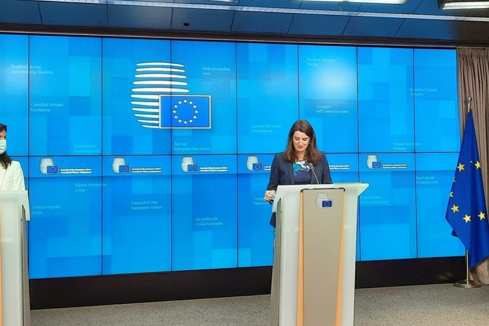 Ministrica porf. dr. SImona Kustec in evropska komisarka Mariya Gabriel.