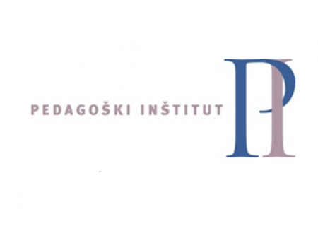 Logotip Pedagoškega inštituta, ki je sestavljen iz naziva intšituta na levi strani logotipa in velikih črk P in I na desni strani.