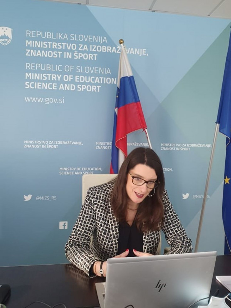 Ministrica prof. dr. Kustec na neformalnem virtualnem srečanju z ministri EU, pristojnimi za mladine. 