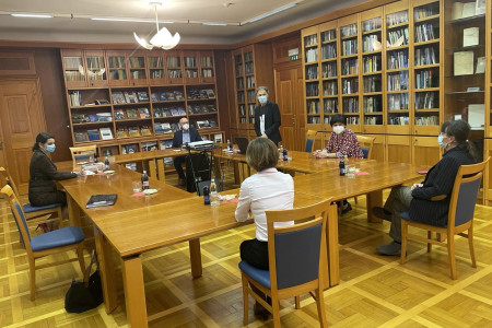 Sestanek ministrice na Inštitutu za raziskovanje Krasa.