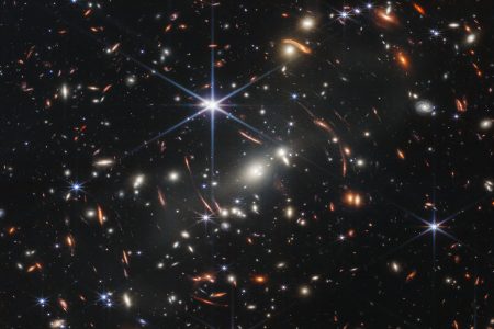 Fotografija, na kateri so nekatere od najstarejših galaksij v vesolju.