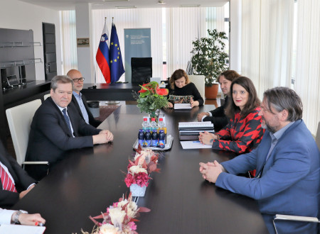 Primopredaja poslov na Ministrstvu za izobraževanje, znanost in šport.