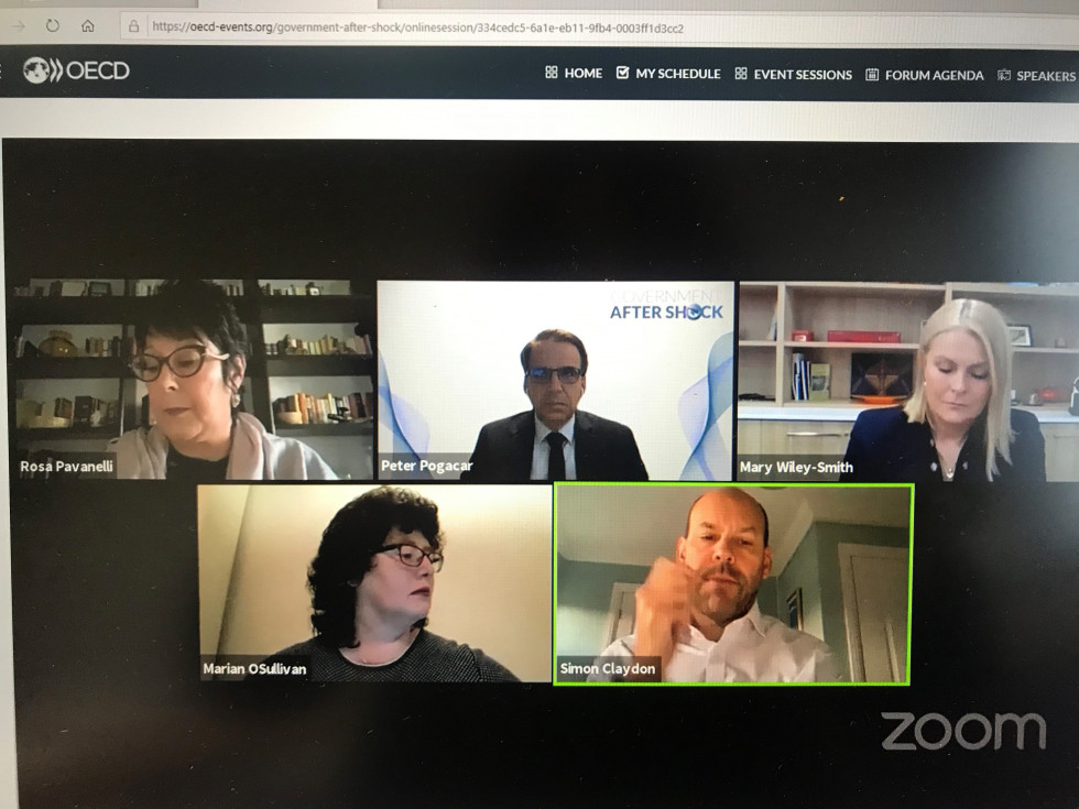 Slika zaslona – 5 udeležencev spletne razprave, med njimi generalni direktor Peter Pogačar